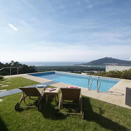 Cristelo Sleeps 8 With Pool Air Con And Wifi