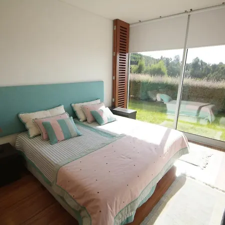Cristelo Sleeps 8 With Pool Air Con And Wifi Villa *