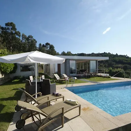 Cristelo Sleeps 8 With Pool Air Con And Wifi Вилла