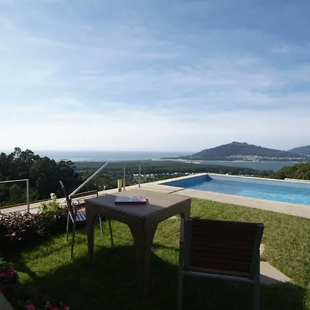 Cristelo Sleeps 8 With Pool Air Con And Wifi